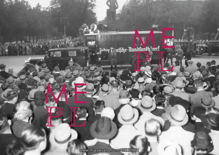 : Transmission of a speech of Hitler on the Koenigsplatz in : Transmission of a speech of Hitler on the Koenigsplatz in