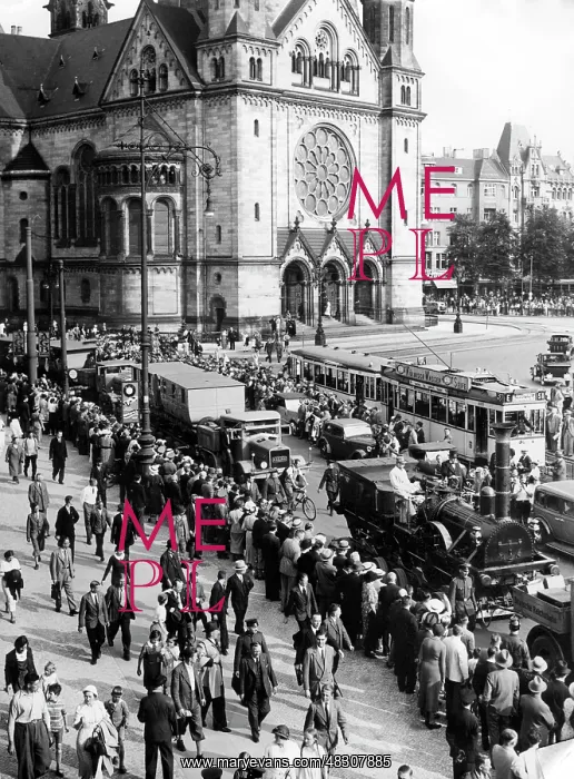 : Transport of the Adler through Berlin, 1936 : Transport of the Adler through Berlin, 1936