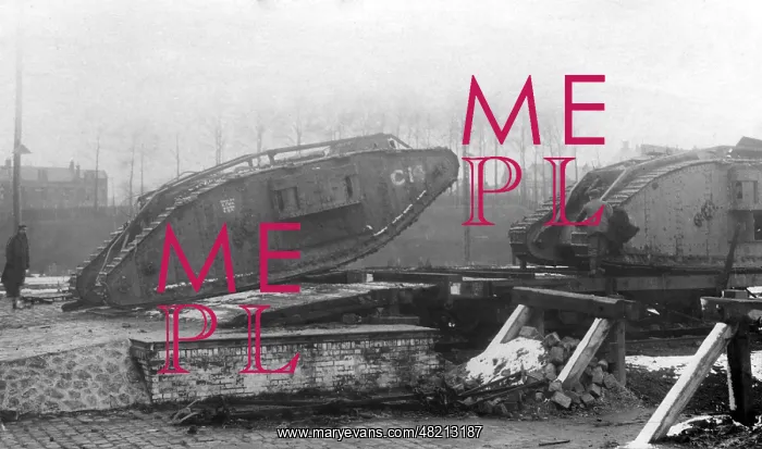 : Transport of British tanks, 1917 : Transport of British tanks, 1917