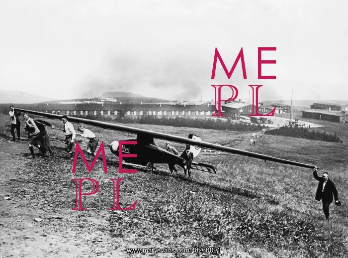 : Transport of a glider at the Wasserkuppe, 1929 : Transport of a glider at the Wasserkuppe, 1929