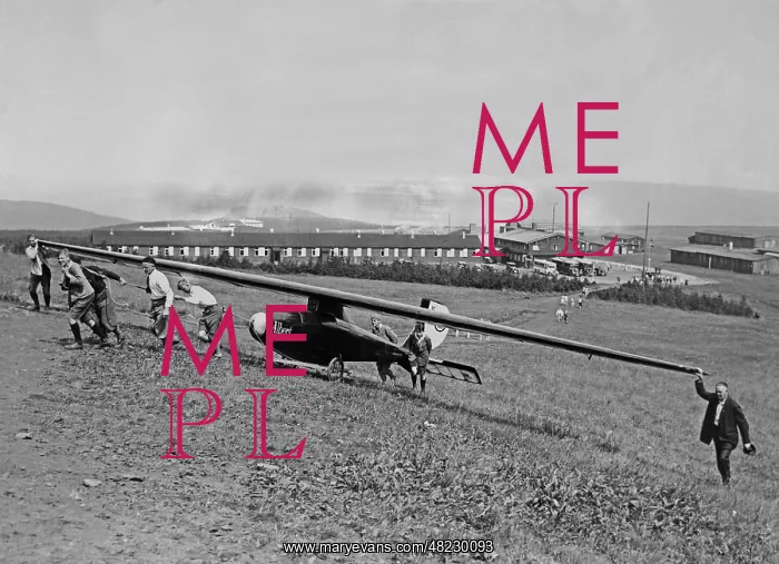: Transport of a glider at the Wasserkuppe, 1929 : Transport of a glider at the Wasserkuppe, 1929