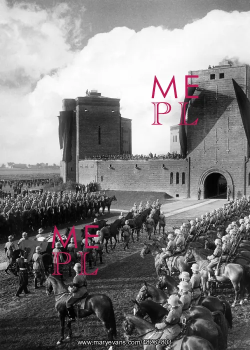 : Transportation of the coffin of Paul von Hindenburg in the : Transportation of the coffin of Paul von Hindenburg in the