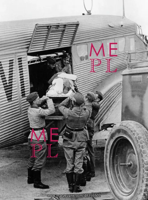 : Transportation of the wounded at the Condor Legion, Spain, 1 : Transportation of the wounded at the Condor Legion, Spain, 1