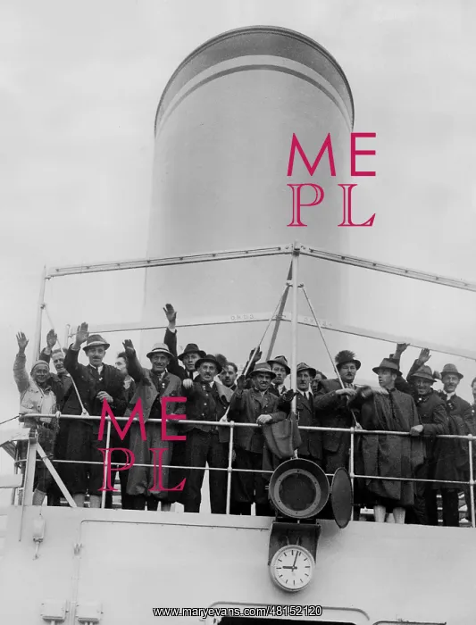  : Travelers on board the Strength Through Joy ship Wilhelm
