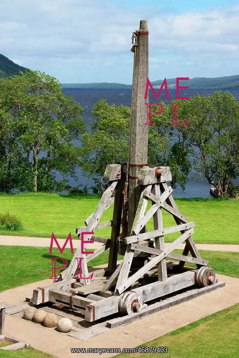 : Trebuchet near Castle Urquhart, Loch Ness, Scotland : Trebuchet near Castle Urquhart, Loch Ness, Scotland