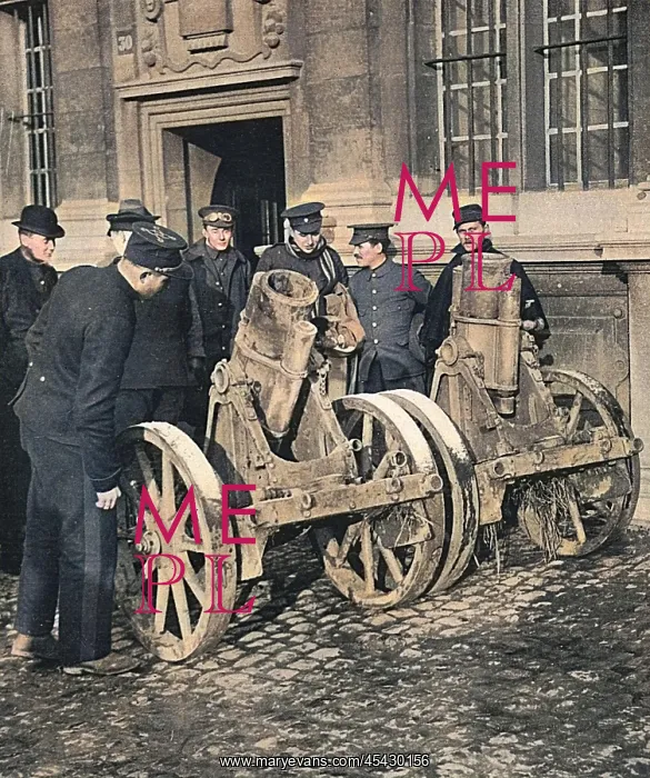 : Trench mortars captured from the Germans, 1914 : Trench mortars captured from the Germans, 1914