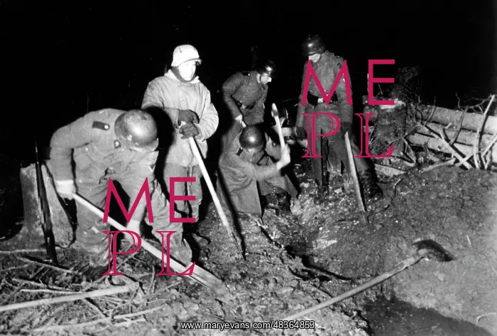 : Trenching at the Leningrad Front, 1943 : Trenching at the Leningrad Front, 1943