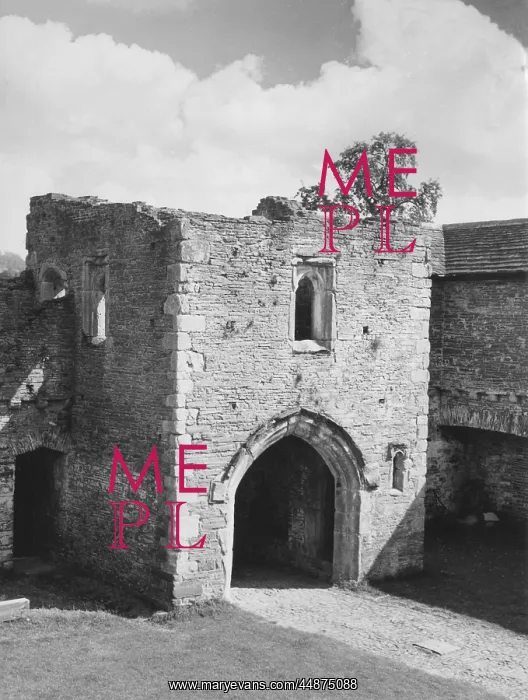 : TRETOWER COURT GATEWAY : TRETOWER COURT GATEWAY