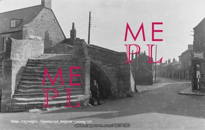 : Triangular Bridge in Crowland : Triangular Bridge in Crowland