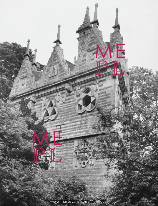 : TRIANGULAR LODGE : TRIANGULAR LODGE