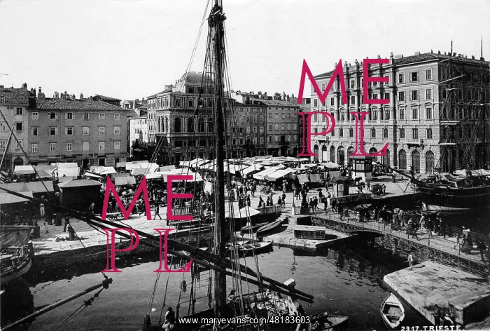 : Trieste. View of the Piazza di Ponte Rosso in Trieste : Trieste. View of the Piazza di Ponte Rosso in Trieste