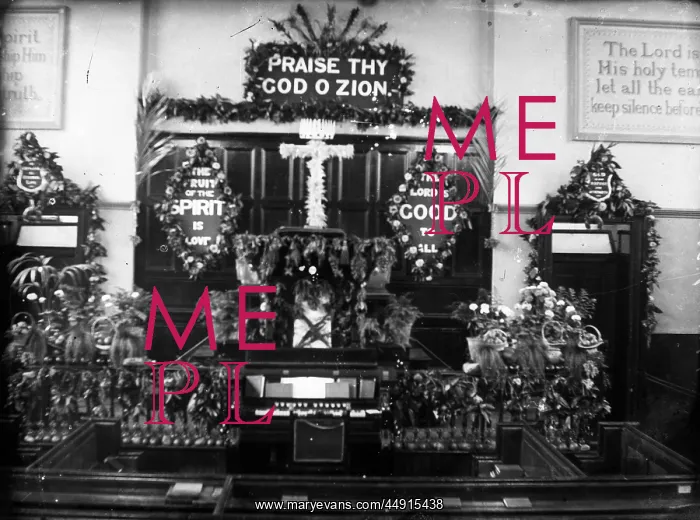 : Trinity Baptist Chapel interior altar : Trinity Baptist Chapel interior altar