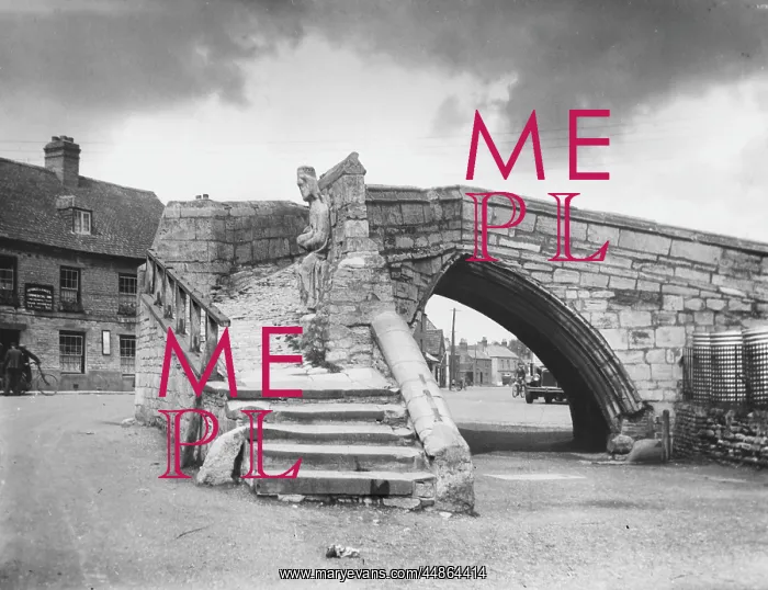: TRINITY BRIDGE, CROWLAND : TRINITY BRIDGE, CROWLAND