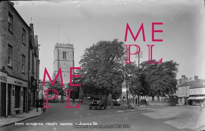 : Trinity Square in Axminster : Trinity Square in Axminster