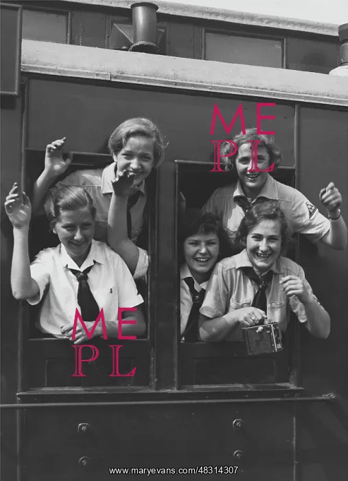 : Trip of BDM members to a summer holiday camp, 1936 : Trip of BDM members to a summer holiday camp, 1936