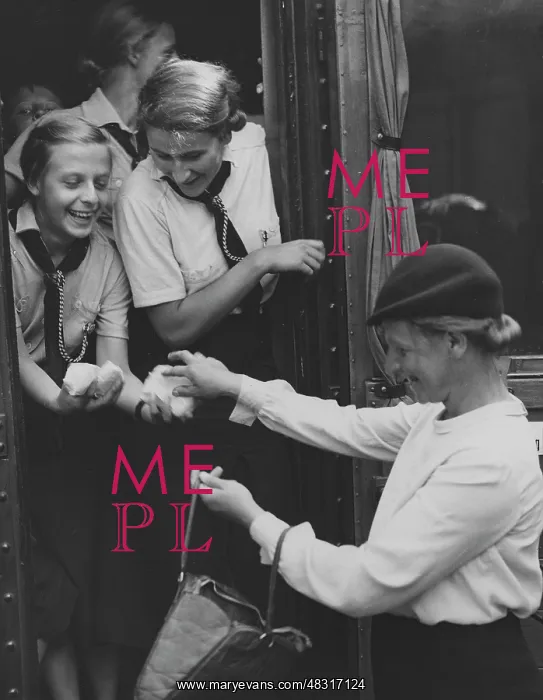 : Trip of BDM members to a summer holiday camp, 1939 : Trip of BDM members to a summer holiday camp, 1939
