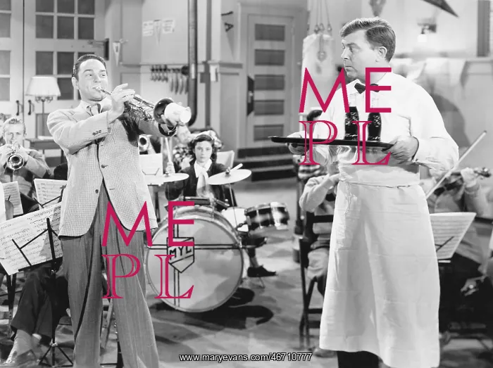 : Trombone player looking at a waiter in a bar
