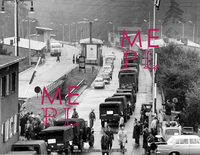 : US troop transport to Berlin leads through Soviet zone : US troop transport to Berlin leads through Soviet zone