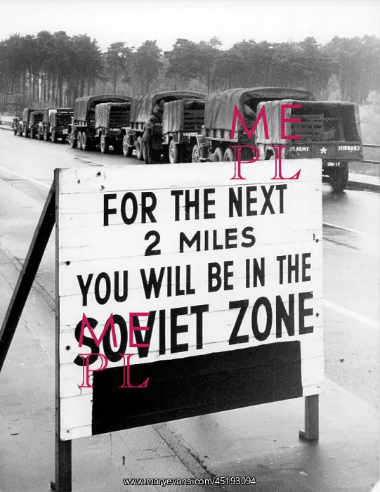 : US troop transport to Berlin leads through the Soviet zone : US troop transport to Berlin leads through the Soviet zone
