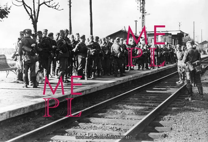 : Troop transports to the front, 1939 : Troop transports to the front, 1939