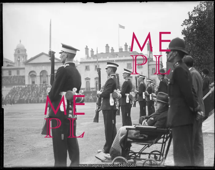 : TROOPING THE COLOUR : TROOPING THE COLOUR