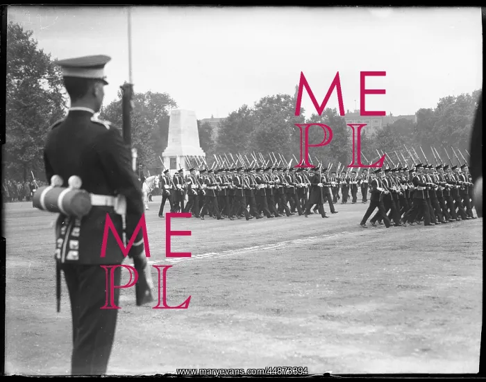 : TROOPING THE COLOUR : TROOPING THE COLOUR