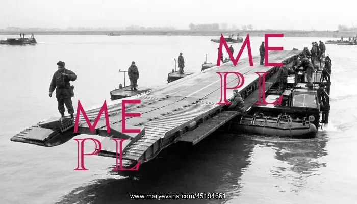 : US troops demonstrate construction of floating bridge : US troops demonstrate construction of floating bridge