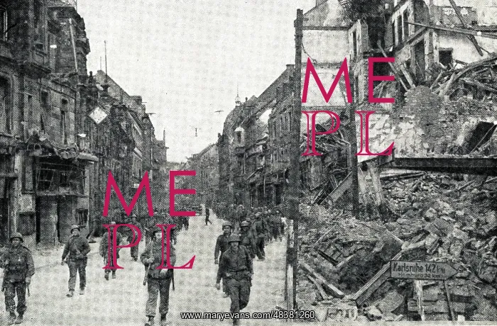 : US troops in Saarbrucken, Germany, WW2 : US troops in Saarbrucken, Germany, WW2