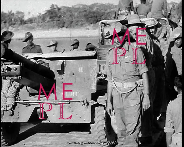 : Troops Standing by an Artillery Gun on Grub Bridge : Troops Standing by an Artillery Gun on Grub Bridge