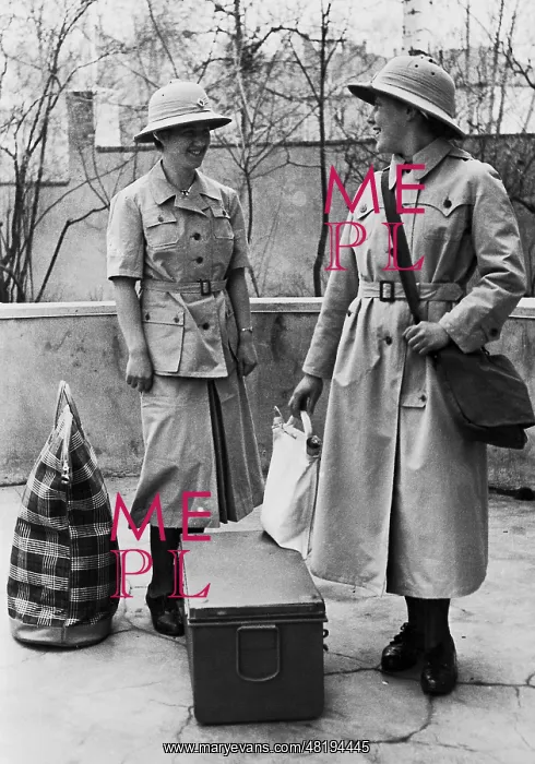 : Tropical nurses before their deployment on the Africa front : Tropical nurses before their deployment on the Africa front