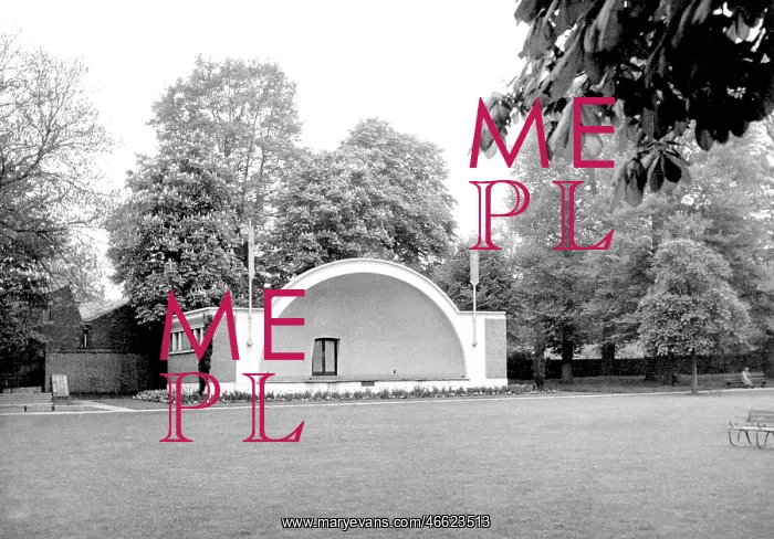  : Trowbridge, the Bandstand c1955