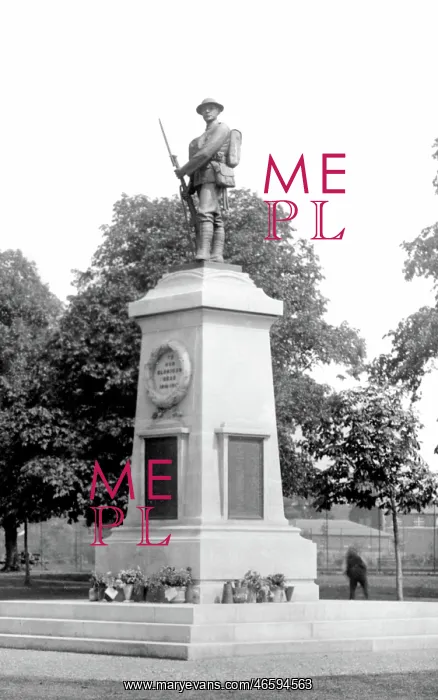  : Trowbridge, War Memorial 1923