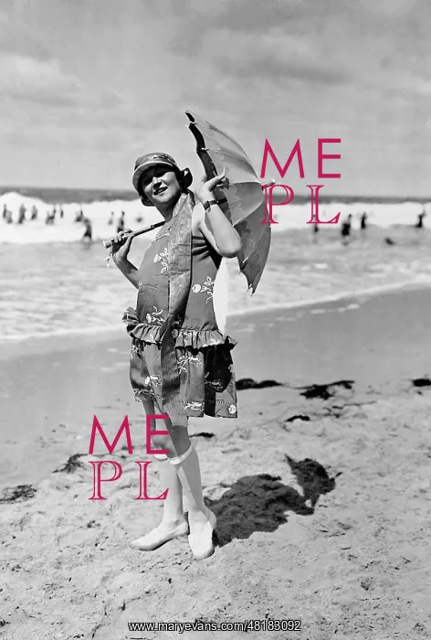 : Trude Hesterberg on the beach, 1922 : Trude Hesterberg on the beach, 1922
