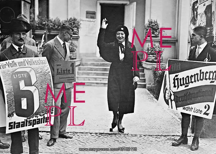 : Trude Hesterberg in front of a polling station, 1932 : Trude Hesterberg in front of a polling station, 1932