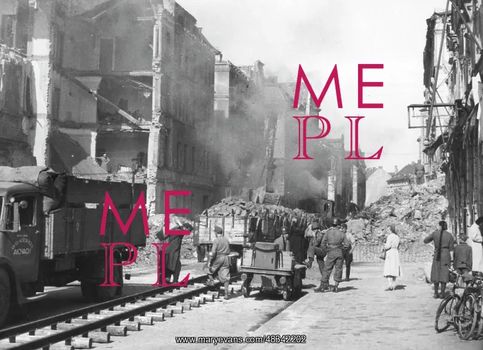 : Truemmerzug - rubble train, 1945 : Truemmerzug - rubble train, 1945