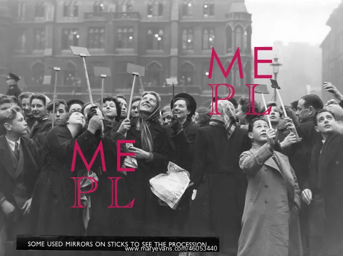 : Trying to view the royal wedding, 1947 : Trying to view the royal wedding, 1947