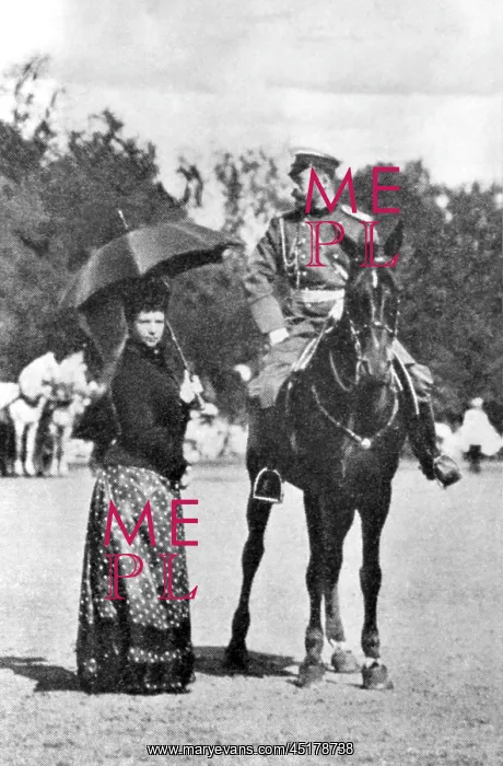 : Tsar Nicholas II with his mother : Tsar Nicholas II with his mother
