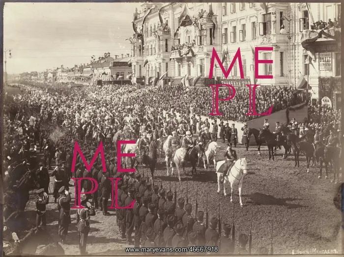 : Tsar Nicolas II at the head of a procession, Russia : Tsar Nicolas II at the head of a procession, Russia