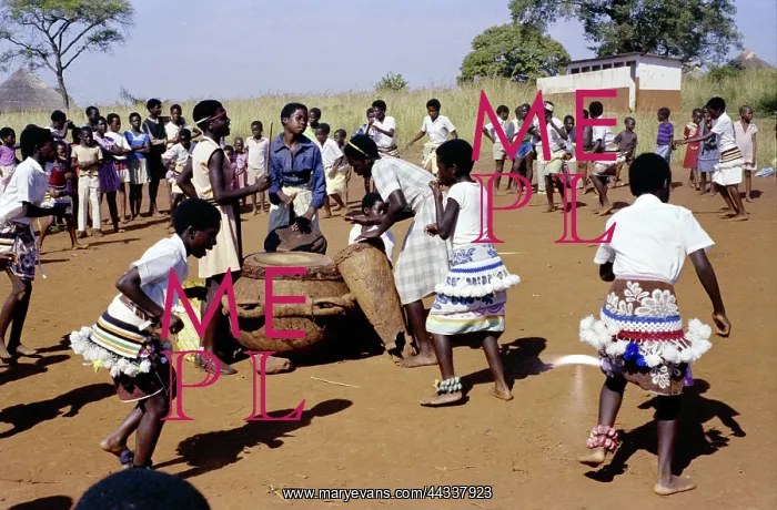 : Tshigombela dance. Tsianda School : Tshigombela dance. Tsianda School
