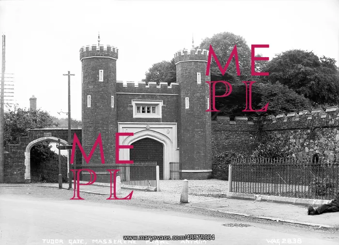 : Tudor Gate, Masserene Park, Antrim : Tudor Gate, Masserene Park, Antrim