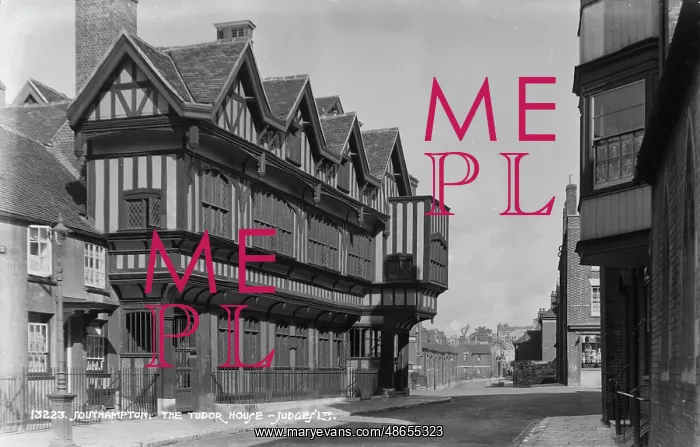 : The Tudor House in Southampton : The Tudor House in Southampton