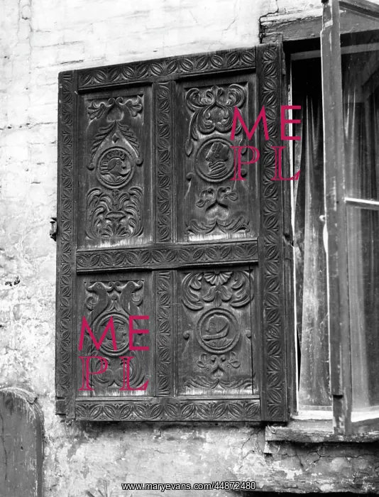 : TUDOR WINDOW SHUTTERS : TUDOR WINDOW SHUTTERS