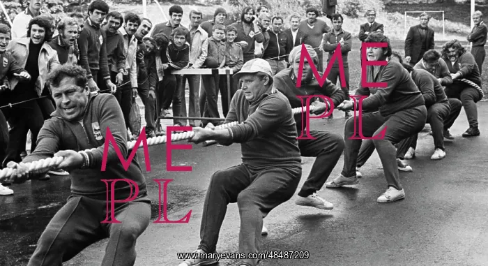 : Tug-of-war competitions : Tug-of-war competitions