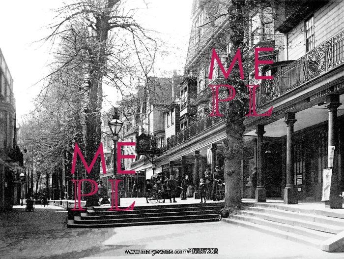  : Tunbridge Wells, the Pantiles c1890