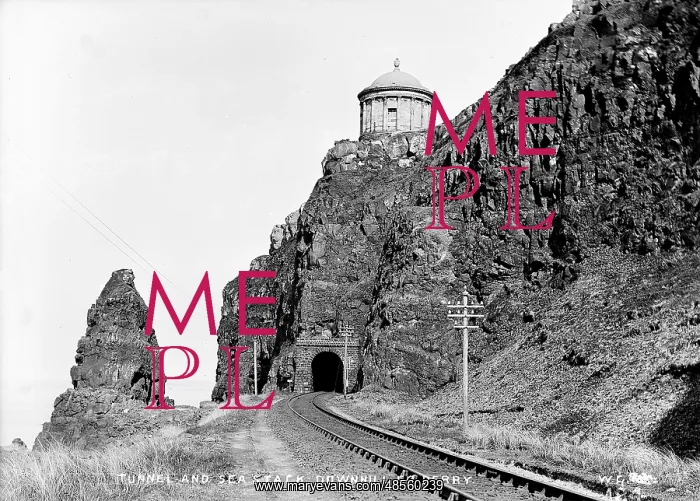: Tunnel and Sea Stack, Downhill, Co Londonderry : Tunnel and Sea Stack, Downhill, Co Londonderry