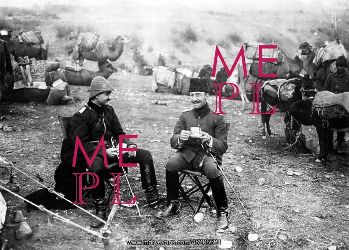 : Turkish officers take a coffee break, 1915 : Turkish officers take a coffee break, 1915