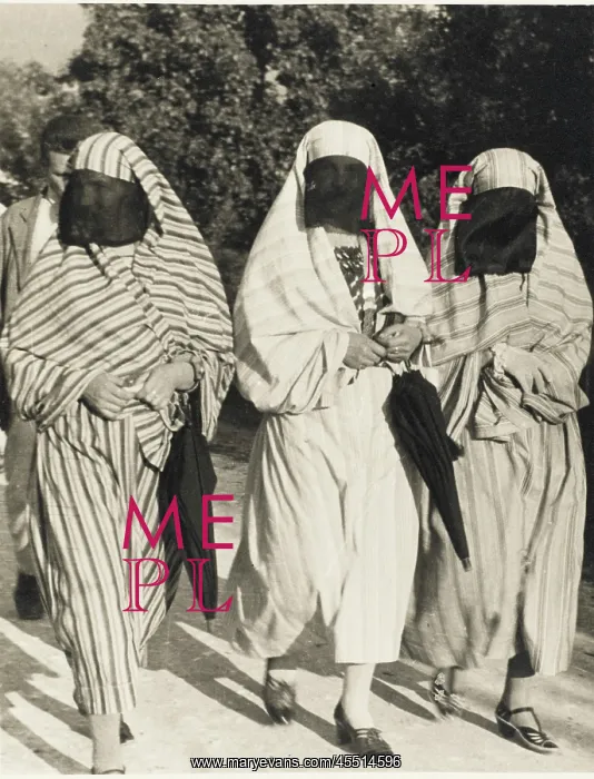 : Three Turkish Women - veiled : Three Turkish Women - veiled