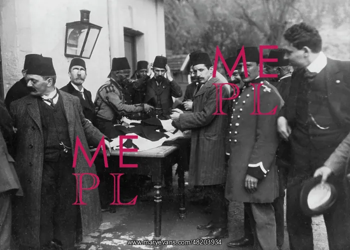 : Turks buy a fez, 1914 : Turks buy a fez, 1914