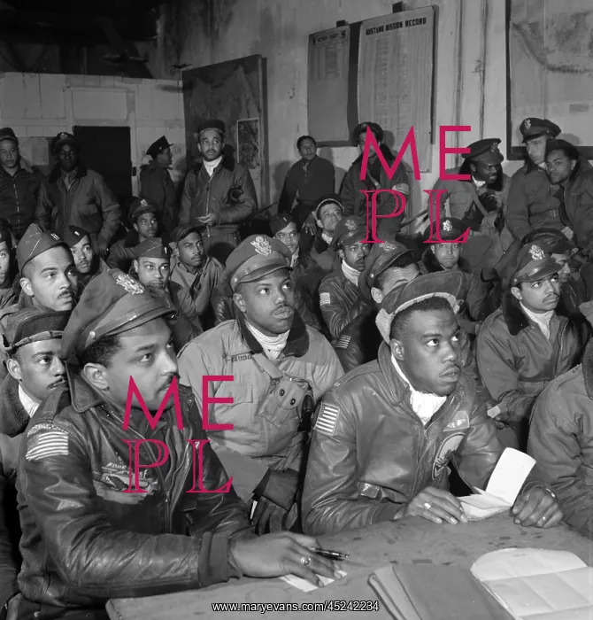 : Tuskegee airmen attend a briefing in Ramitelli, ? : Tuskegee airmen attend a briefing in Ramitelli, ?