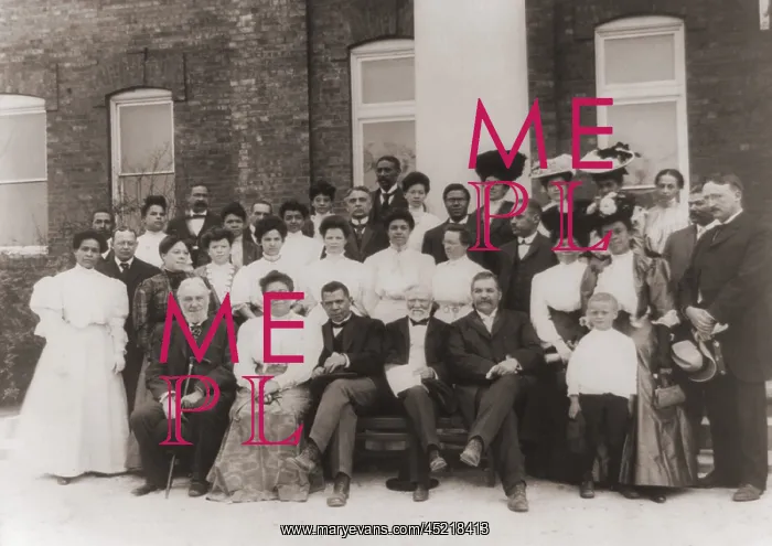: Tuskegee Institute faculty with their patron ? : Tuskegee Institute faculty with their patron ?